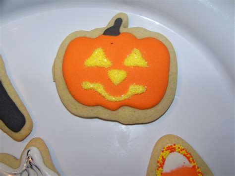 Little Piles Everywhere: Halloween Cookies with Royal Icing