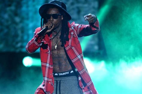 Lil Wayne hospitalized; T.I. replaces him at Las Vegas gig - UPI.com