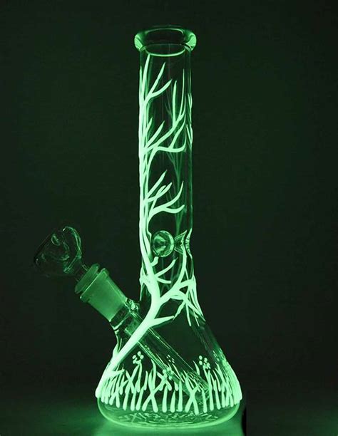 Beaker bongs - emeraldbezy