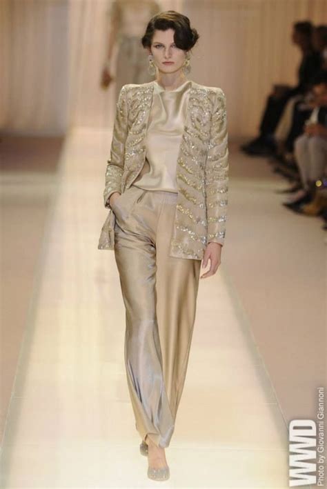 Armani Privé. Fall couture 2023. Via WWD. | Lüks moda, Elbiseler, Moda