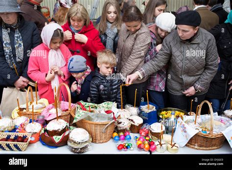 London, UK. Saturday 19th April 2014. Easter celebration gathering of women at the Russian ...