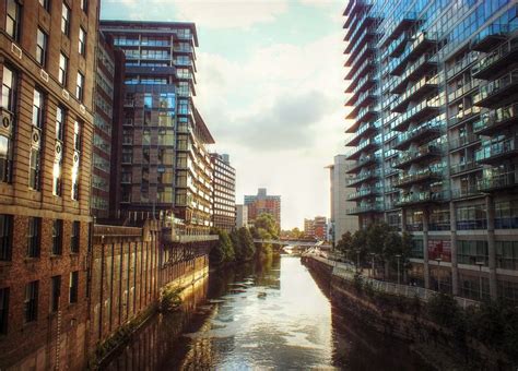 Manchester City Centre Canal, England | Cool places to visit ...