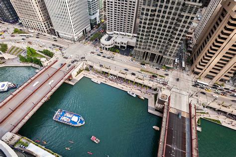 Chicago Riverwalk Expansion « Landezine International Landscape Award LILA