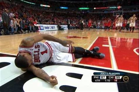 Derrick Rose Injury: Bulls Star Goes Down with Scary Knee Injury | Bleacher Report