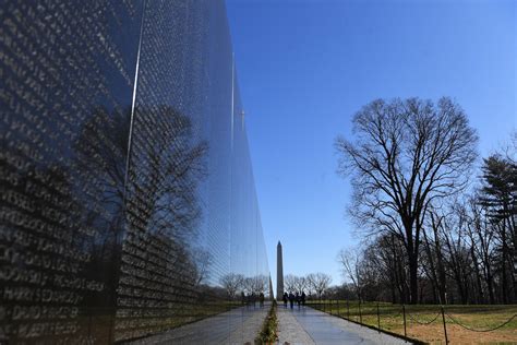 Vietnam Veterans Memorial, once criticized, gained respect in 40 years ...