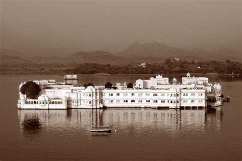 Lake Palace Udaipur - tuka