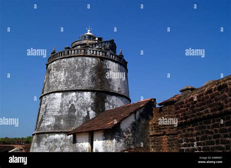 Aguada fort lighthouse evening hi-res stock photography and images - Alamy