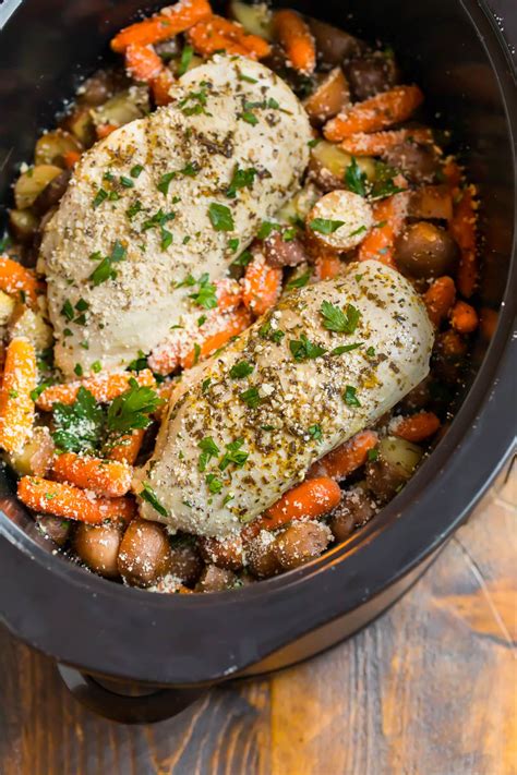 Crockpot Chicken and Potatoes with Carrots