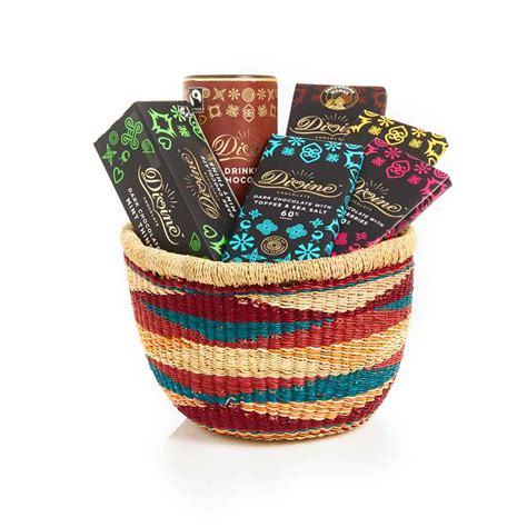 Chocolate Lover's Gift Basket in 2021 | Chocolate lovers gift basket ...