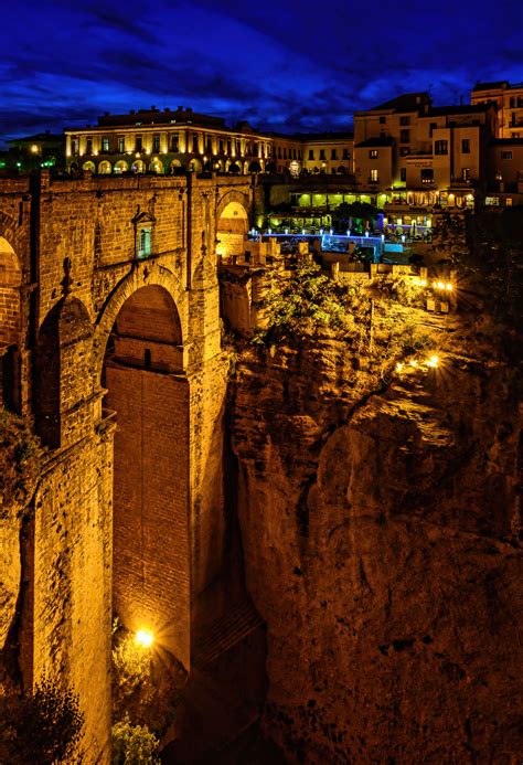 Two-centuries history above the Spanish gorge: Puente Nuevo | Unusual ...