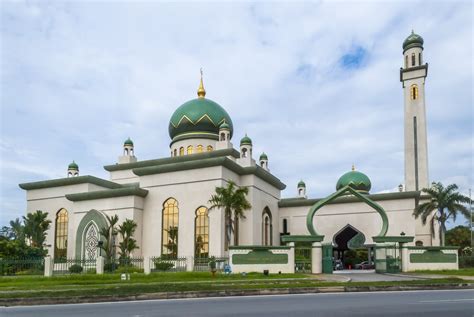 7 Marvelous Mosques To Visit In Brunei [Saifuddien, Bolkiah + Others ...