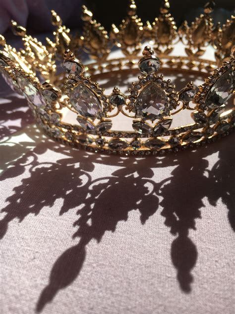 Pin on golden ⚡️ | Crown aesthetic, Gold aesthetic, Queen aesthetic