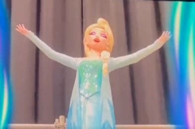 ‘Pinocchio’ Fails to Impress, Elsa Audio-Animatronic Previewed for Tokyo DisneySea, Characters ...