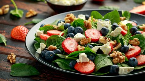 SHOP 'n SAVE - Recipe: Berry and Spinach Salad