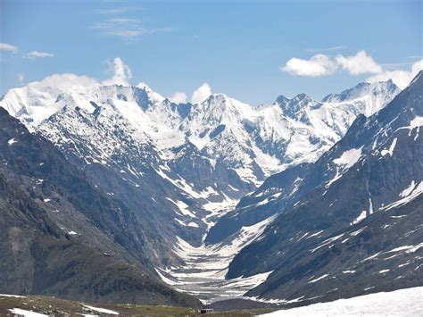 Rohtang Pass is expected to reopen by the end of April | Times of India Travel