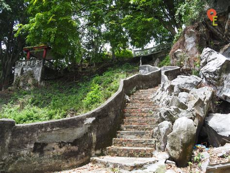 Perak Cave Temple – Climb Up To The Top For A View Of Ipoh!