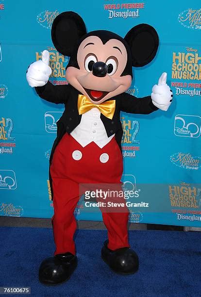 Mickey Mouse Photos and Premium High Res Pictures - Getty Images