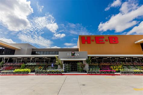 Residents of a Texas food desert plead for H-E-B location