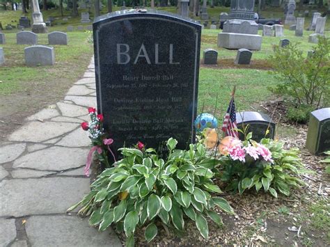 Lucille Ball (1911-1989) - Find A Grave Memorial | Lucille ball, Grave memorials, Ball