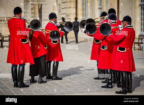 Septet of horn players hi-res stock photography and images - Alamy