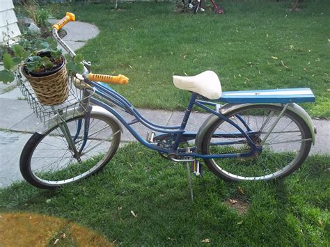 Renewing Home: Vintage Cruiser Bicycle...from the Richest Hill on Earth!