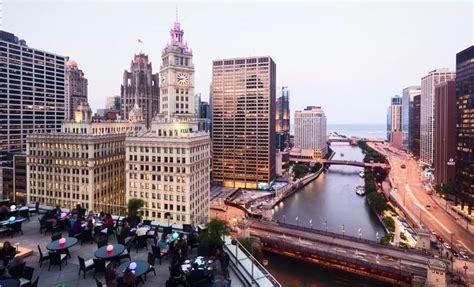 5-Star Chicago Hotel | Luxury Hotel in Downtown Chicago