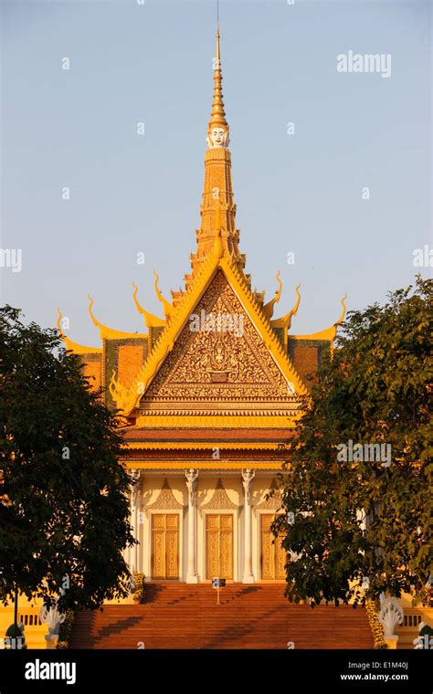 The Royal Palace of Phnom Penh Stock Photo - Alamy