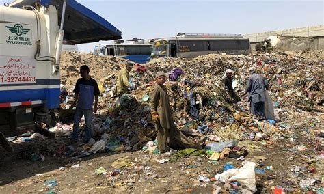 Lifting 10 years of garbage in Karachi, a gargantuan task for solid waste board - Pakistan ...