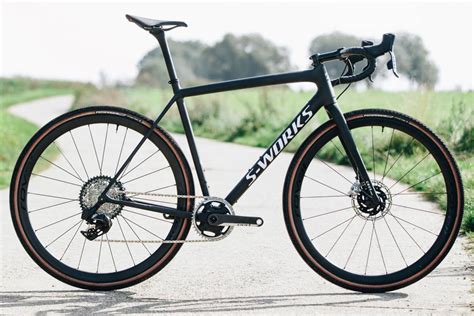 Lightest Gravel Bike Ever: Specialized Crux Weighs Less Than Your Gatorade