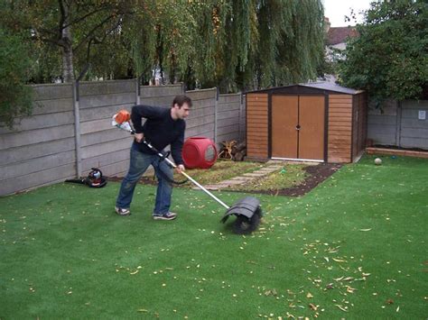 Maintaining and Repairing Artificial Grass - Buy, Install and Maintain ...