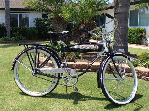 Kevin's 1939 Prewar Schwinn Motorbike Deluxe | Collectors Weekly