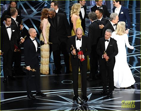 Best Picture 'Moonlight' Wins After Oscars Mess-Up, Wrong Winner Announced (Video): Photo ...