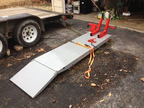 Handy Air Motorcycle Lift Table For Sale in Ellisville, Missouri