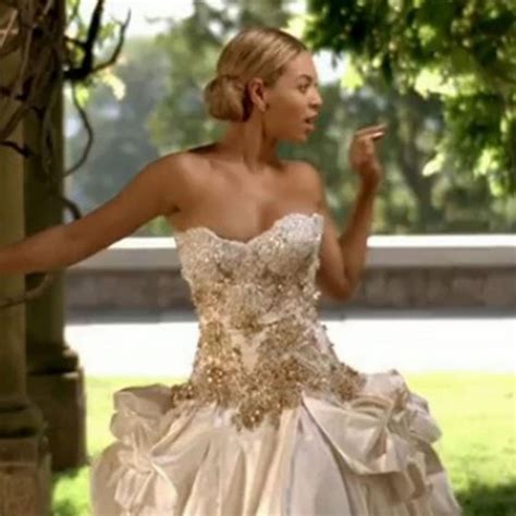 Beyonce s Wedding Dress Learn more here | preownedwedding1