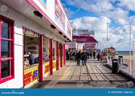 Amusements on Great Yarmouth Pier in Yarmouth, Norfolk Editorial Stock Photo - Image of beach ...