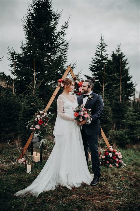 Festive Christmas Tree Farm Wedding Inspiration in Red & Gr