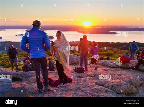 Sunrise, Cadillac Mountain, Acadia National Park, Maine, USA Stock Photo - Alamy