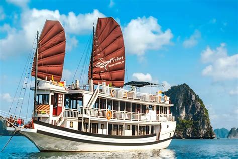 From Hanoi: Overnight Halong Bay Luxury Cruise With Meals