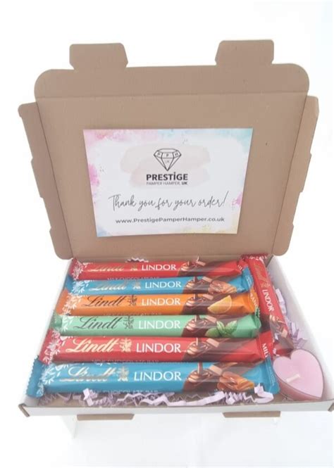 Assorted Lindt Lindor Chocolate Bar Hamper - Prestige Pamper Hamper, UK