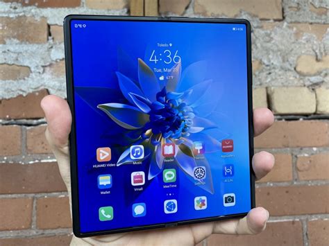 Huawei Mate X2 Review: The Foldable Future is Here