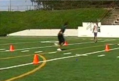 Wide Receiver Drills Archives - Football Tutorials