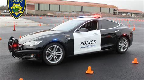 Tesla Model S police car nearly runs out of range in midpursuit - CNET