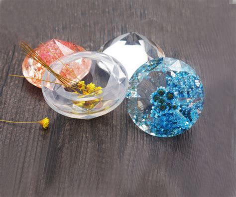 How to Make Resin Jewelry | HubPages