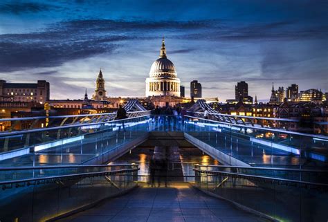 London by night by Stefano Termanini on 500px Millennium Bridge at blue hour. | London city ...