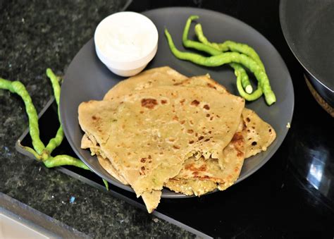 Naan | Roti | Dinner Rolls | Indian Flatbread, Chilli Stuffed Chapati