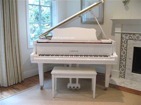 Yamaha GC1 Baby Grand in White High Gloss | Piano pictures, Grand piano living room, White piano