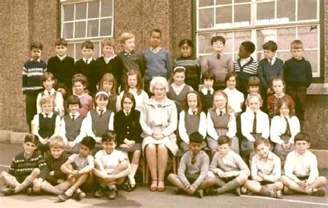 English primary schools -- school uniform chronology 1960s