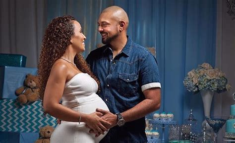 Sean Paul Wife Jodi Jinx Shows Off Baby Bump, Couple Expecting Baby ...