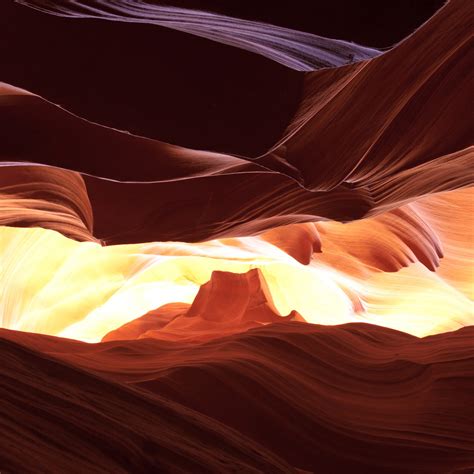 Download wallpaper: Exploring the Antelope Canyon 2048x2048