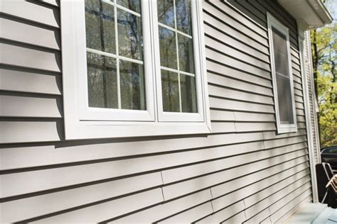 Insulated Vinyl Siding Vs. Regular Vinyl Siding